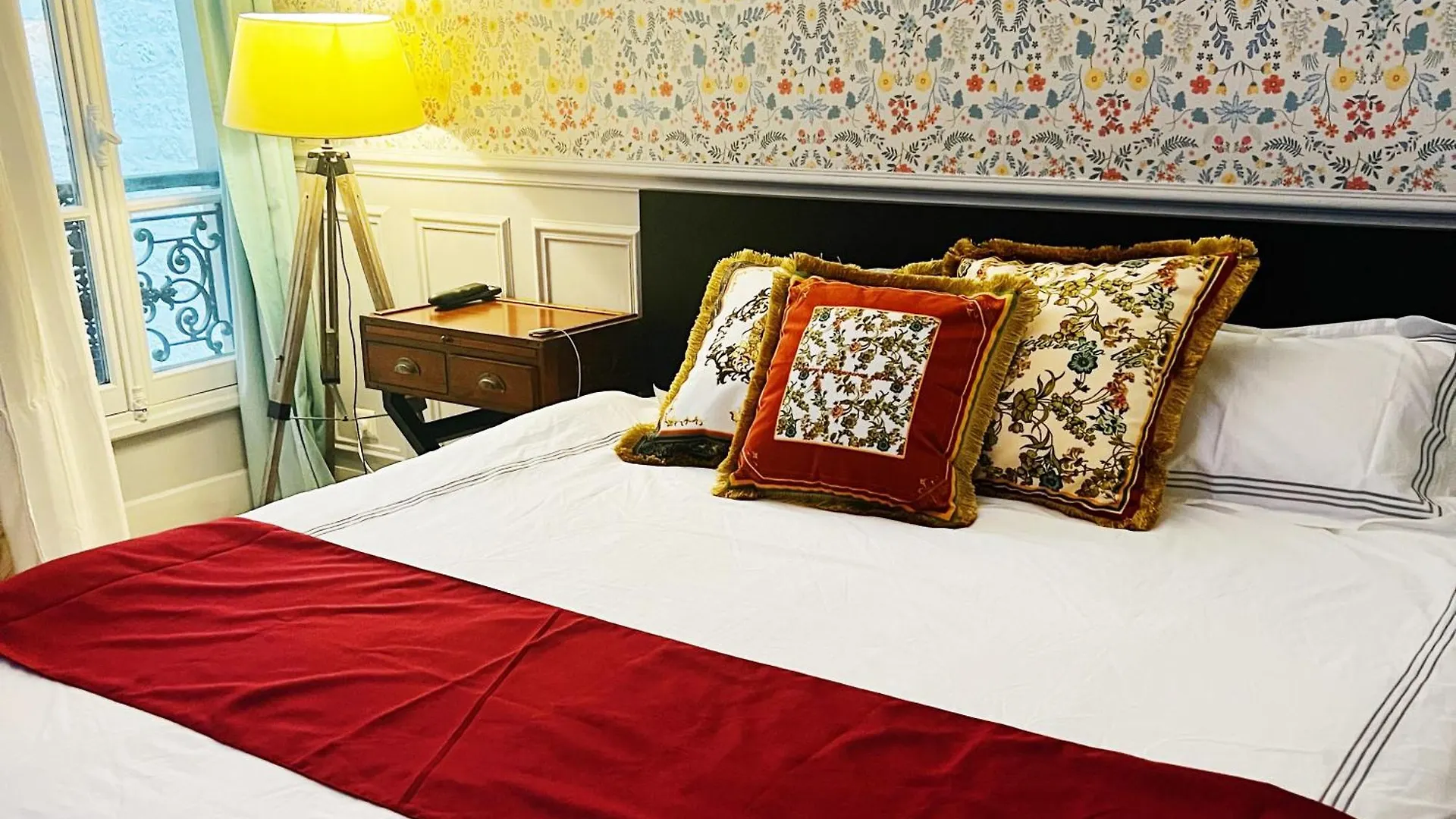 Elysees Charm Paris Apartment