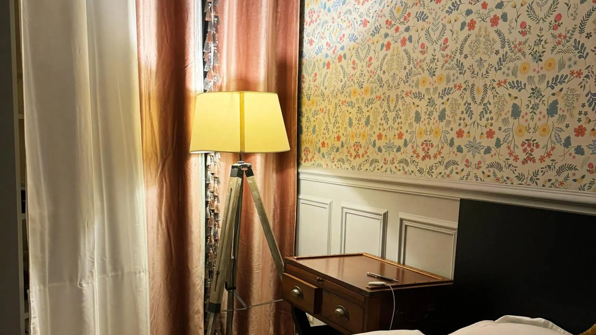 Elysees Charm Paris Apartment